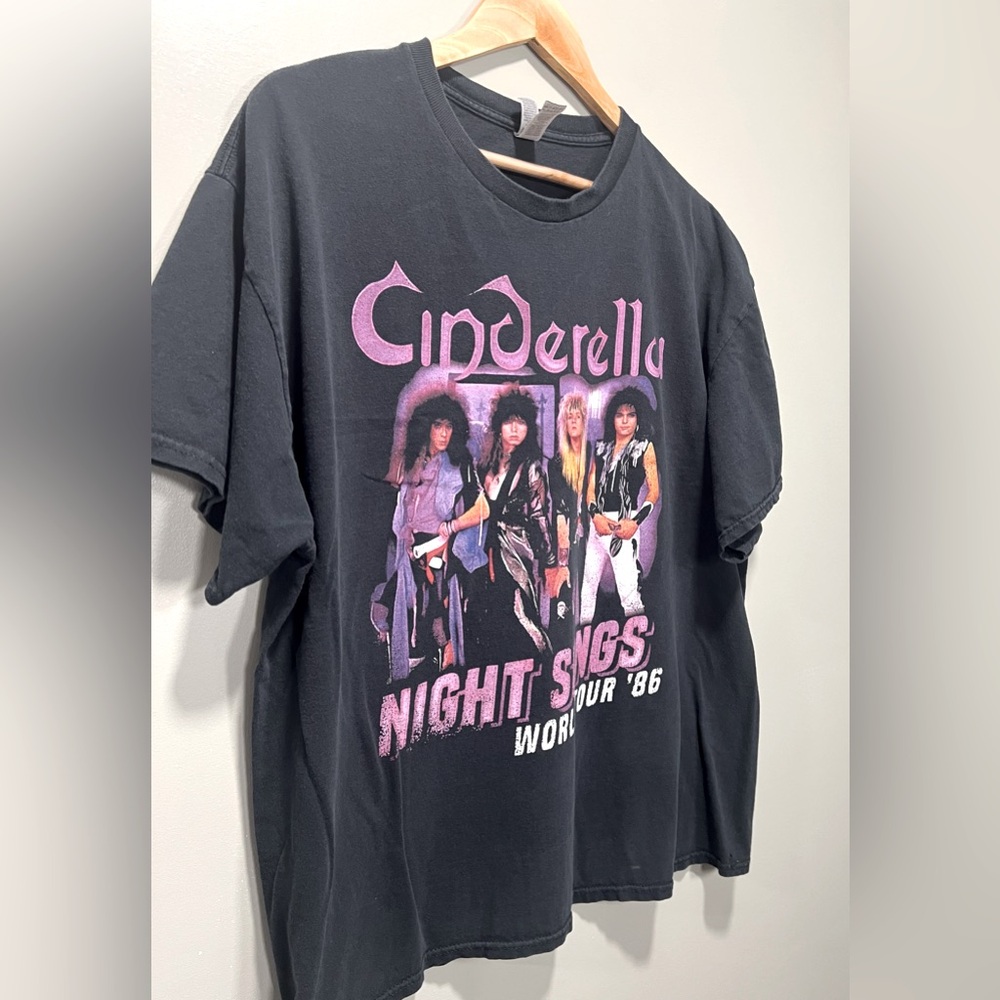 Gildan Black Cinderella Night Songs Graphic T-Shirt
size XL - Picture 2 of 5